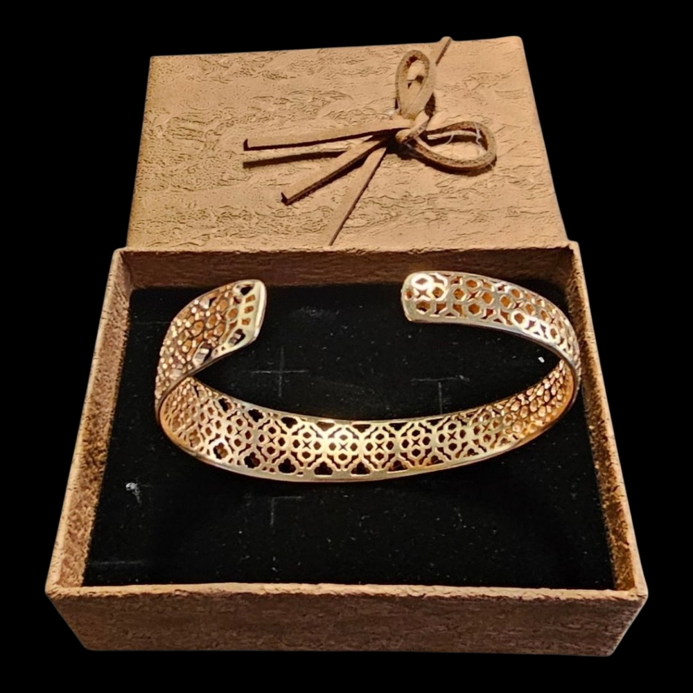 KENDRA SCOTT Tiana/Uma Elegant Gold Filigree Asymmetrical Cuff Bracelet - Picture 2 of 5
